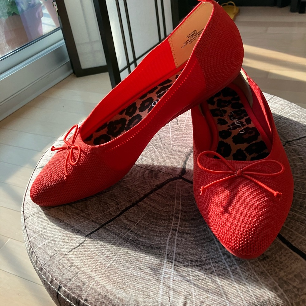EUC Vince Camuto 10M machine washable flats